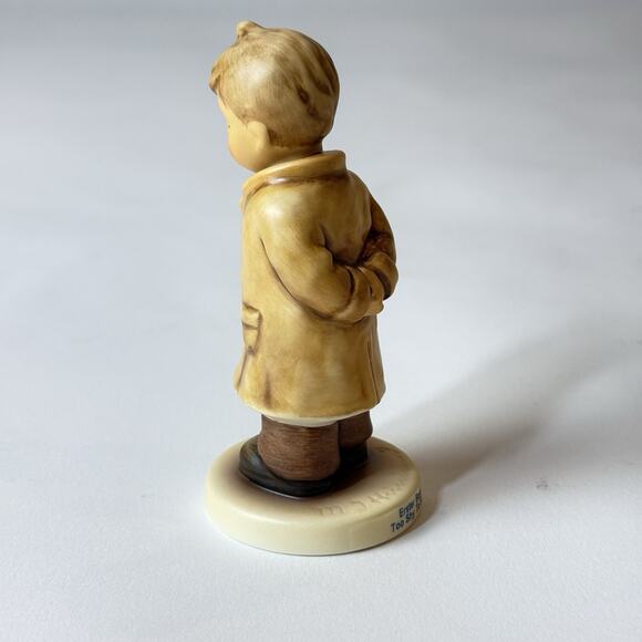 Hummel Figure Too shy to Sing #845 First Bass Boy in box Goebel Figurine T90 - Picture 2 of 6